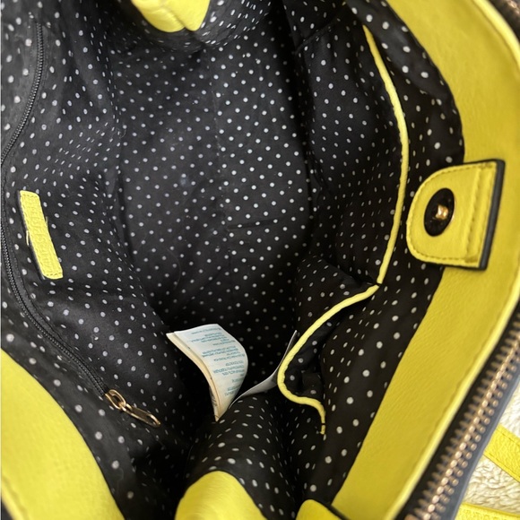 Call It Spring Adjustable strap purse - Picture 5 of 6